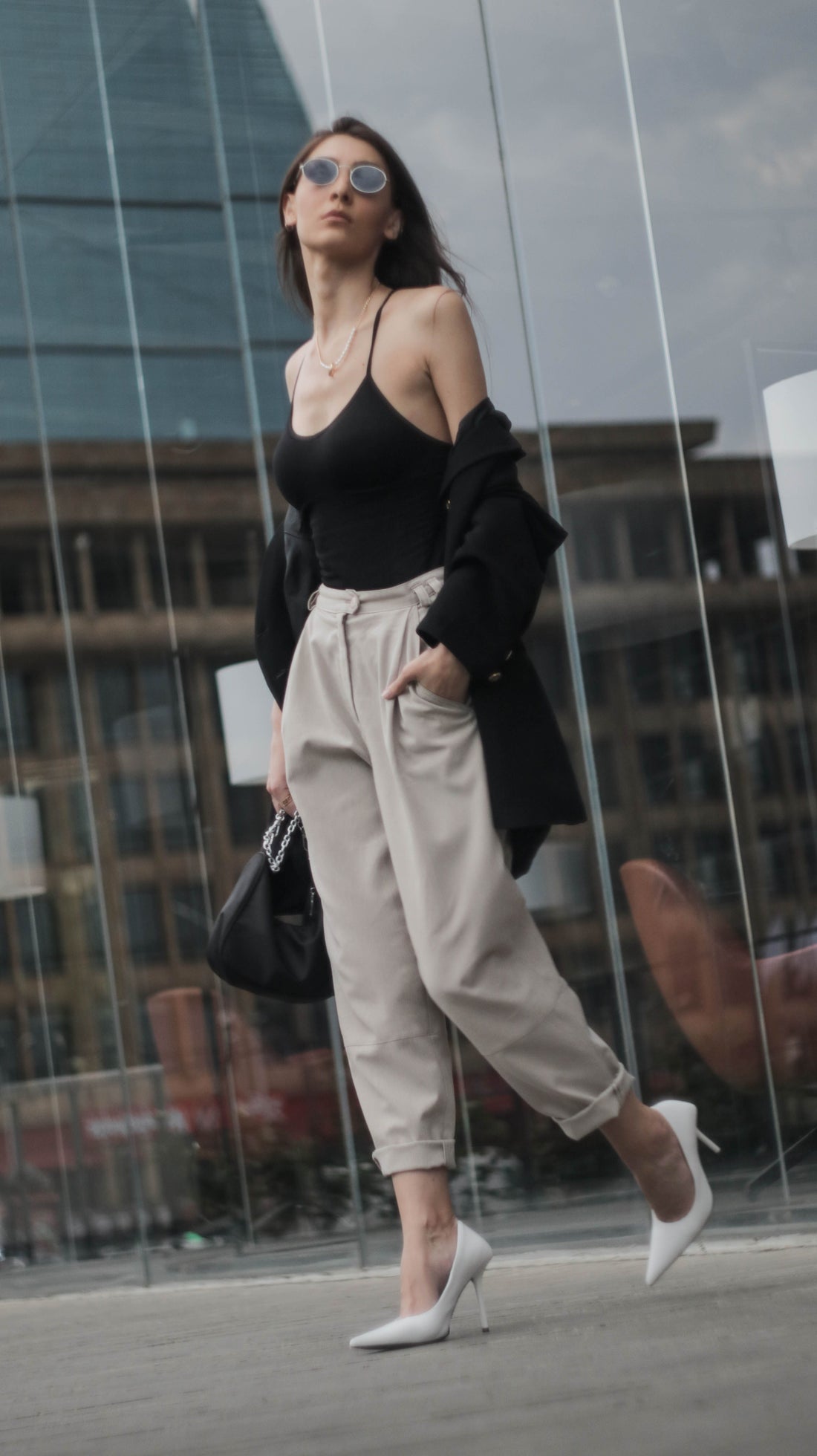 Stylin' & Vibin': Effortless Style, Downtown Soul