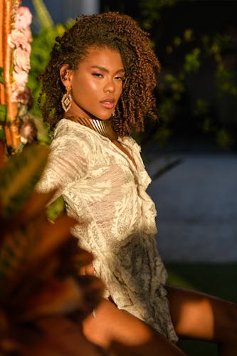 Sunset Glow: The Art of Effortless Glam